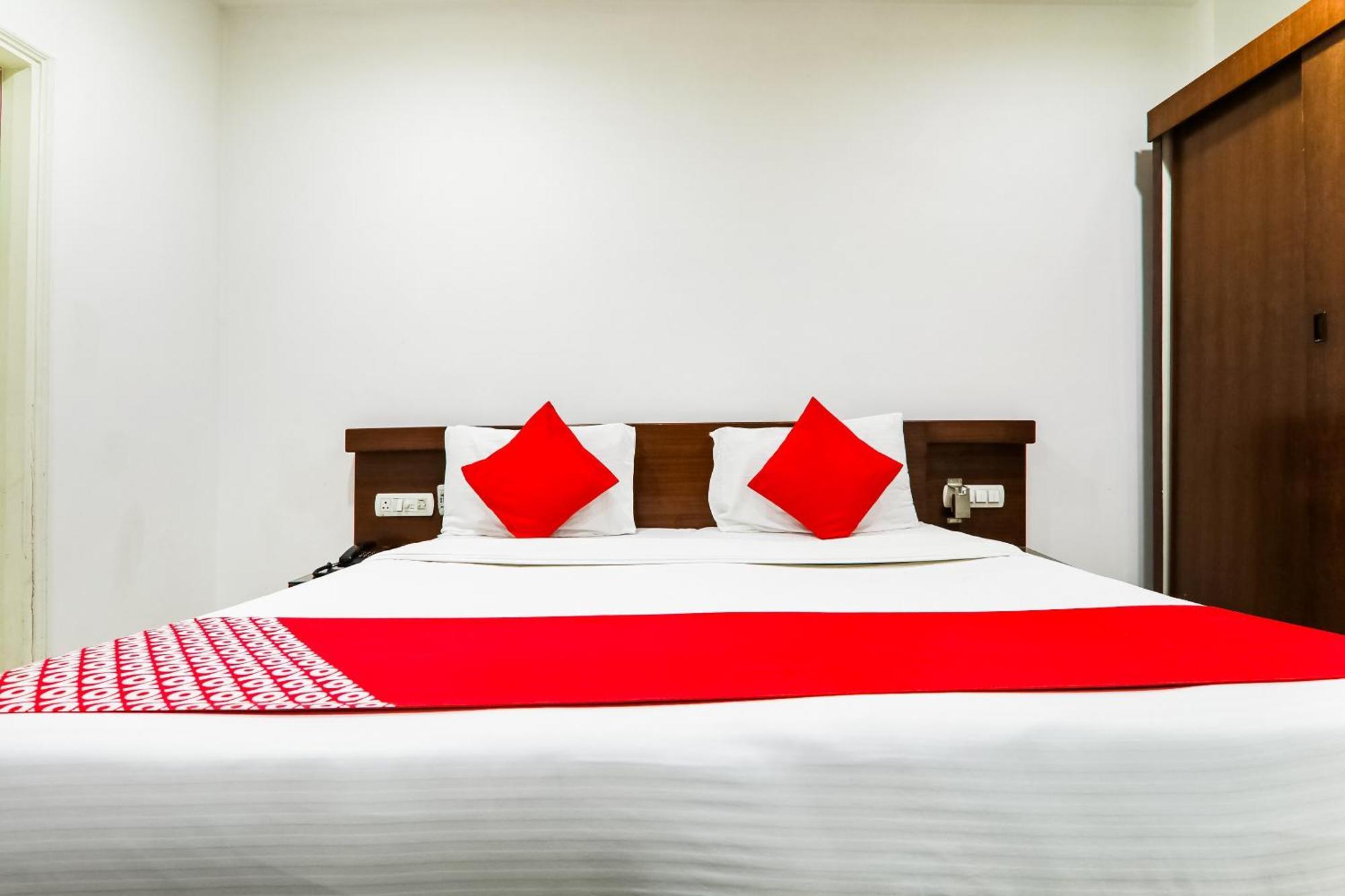 โอโย 4137 รีสอร์ต สิตากีรัน Hotel บาแรลลี ภายนอก รูปภาพ