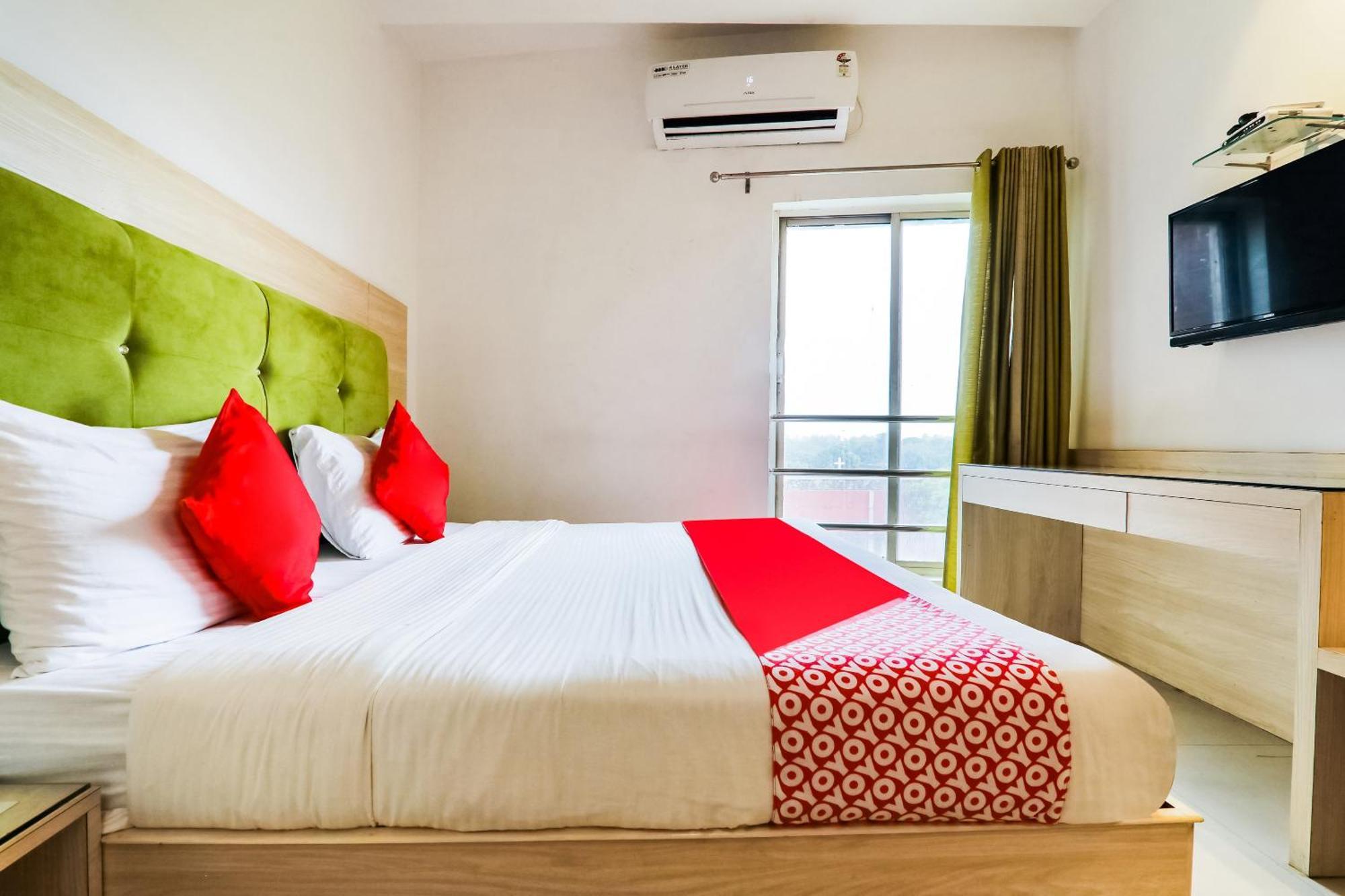 โอโย 4137 รีสอร์ต สิตากีรัน Hotel บาแรลลี ภายนอก รูปภาพ