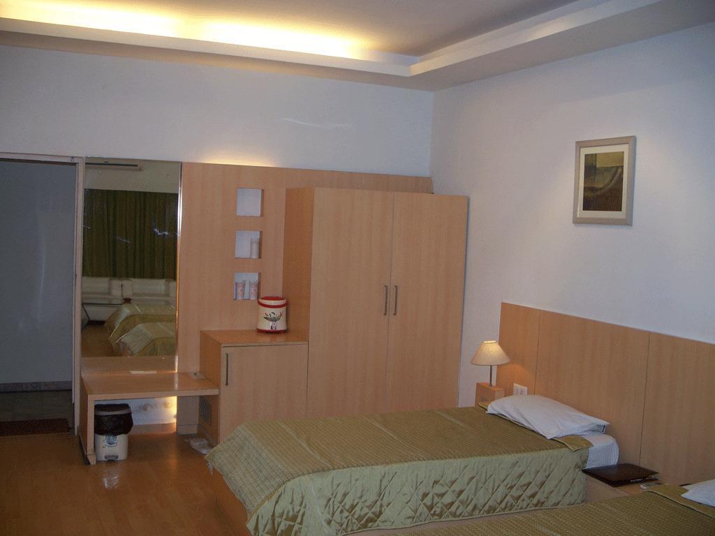 โอโย 4137 รีสอร์ต สิตากีรัน Hotel บาแรลลี ภายนอก รูปภาพ